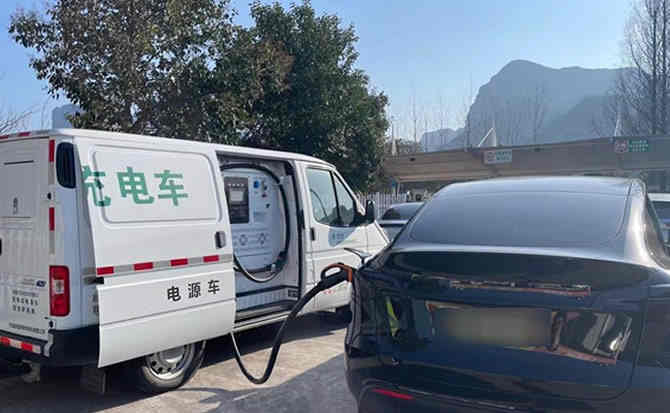 海丰汽车搭电